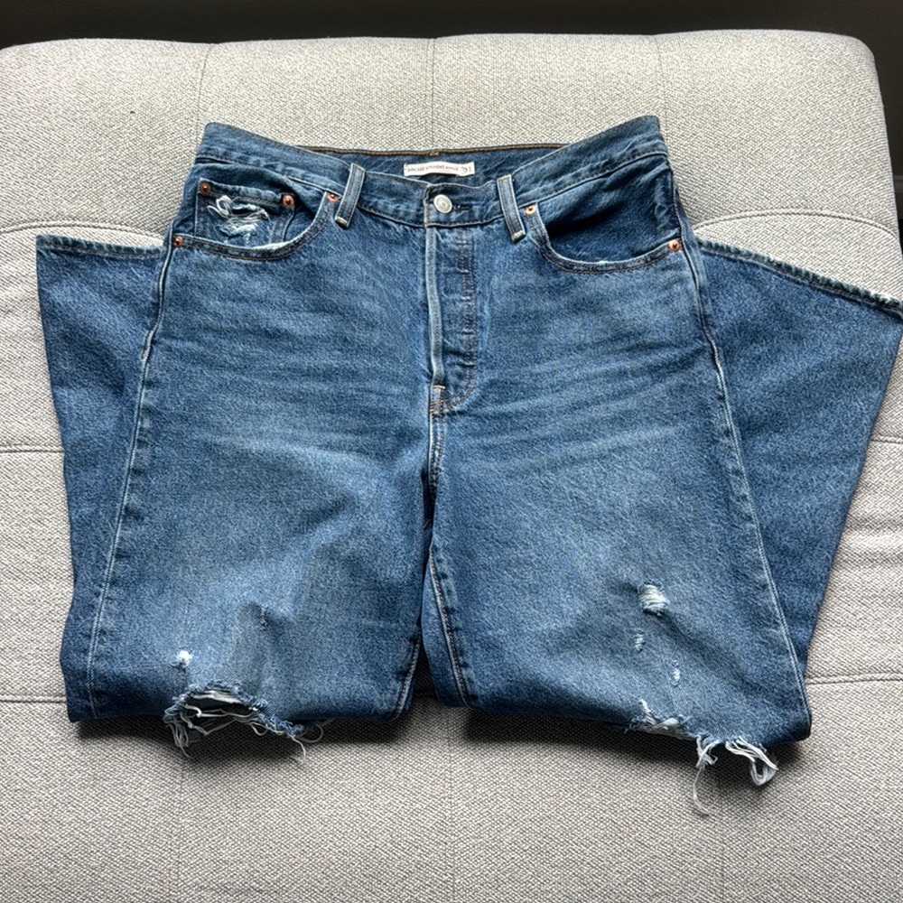 Levi’s- Ribcage straight ankle